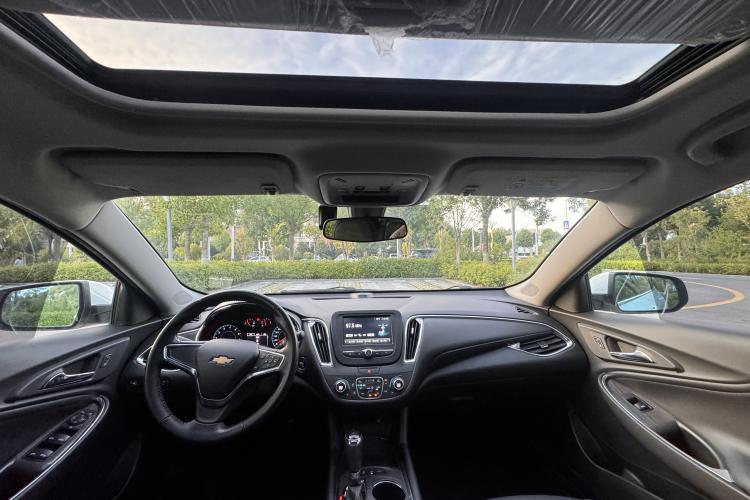 Used Chevrolet Malibu XL 2017 1.5T Automatic Ruichi Edition Interior 4