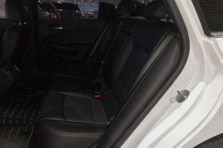 Used Chevrolet Malibu XL 2017 1.5T Automatic Ruichi Edition Interior 4