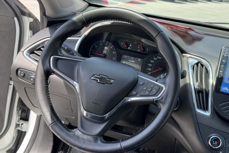 Used Chevrolet Malibu XL 2017 1.5T Automatic Ruichi Edition Interior 5