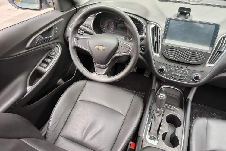 Used Chevrolet Malibu XL 2017 1.5T Automatic Ruichi Edition Interior 6