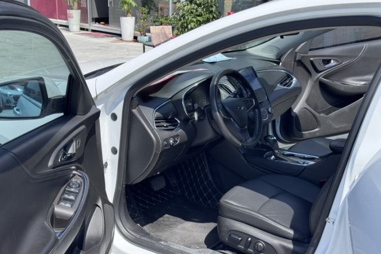 Used Chevrolet Malibu XL 2017 1.5T Automatic Ruichi Edition Interior 7