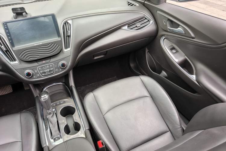 Used Chevrolet Malibu XL 2017 1.5T Automatic Ruichi Edition Interior 7