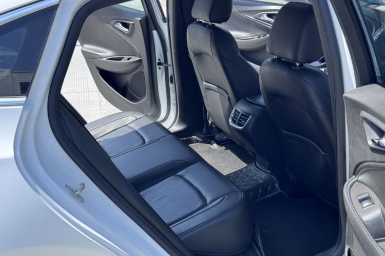 Used Chevrolet Malibu XL 2017 1.5T Automatic Ruichi Edition Interior 8