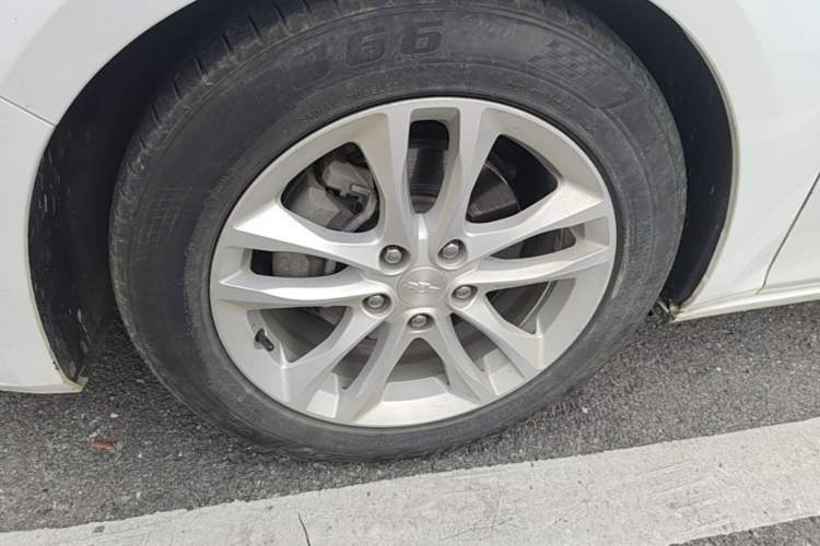 Used Chevrolet Malibu XL 2017 1.5T Automatic Ruichi Edition Left Front Wheel Hub