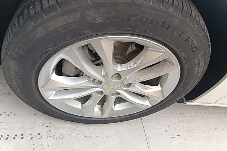 Used Chevrolet Malibu XL 2017 1.5T Automatic Ruichi Edition Left Front Wheel Hub