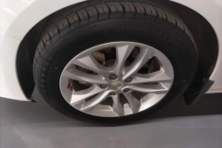 Used Chevrolet Malibu XL 2017 1.5T Automatic Ruichi Edition Left Front Wheel Hub
