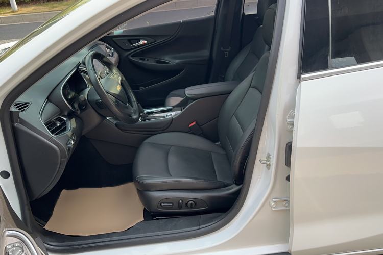 Used Chevrolet Malibu XL 2017 1.5T Automatic Ruichi Edition Left Rear Seat