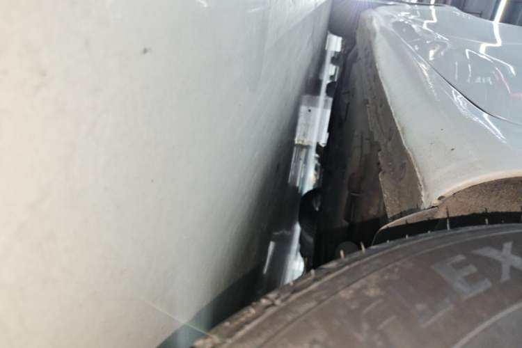 Used Chevrolet Malibu XL 2017 1.5T Automatic Ruichi Edition Left Side Sill