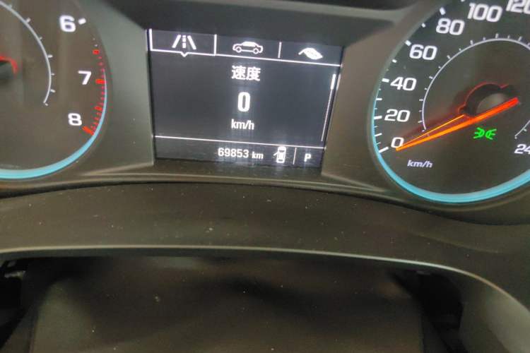 Used Chevrolet Malibu XL 2017 1.5T Automatic Ruichi Edition Odometer Close Up