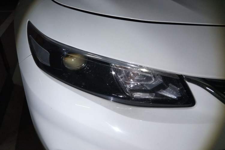Used Chevrolet Malibu XL 2017 1.5T Automatic Ruichi Edition Right Front Headlight