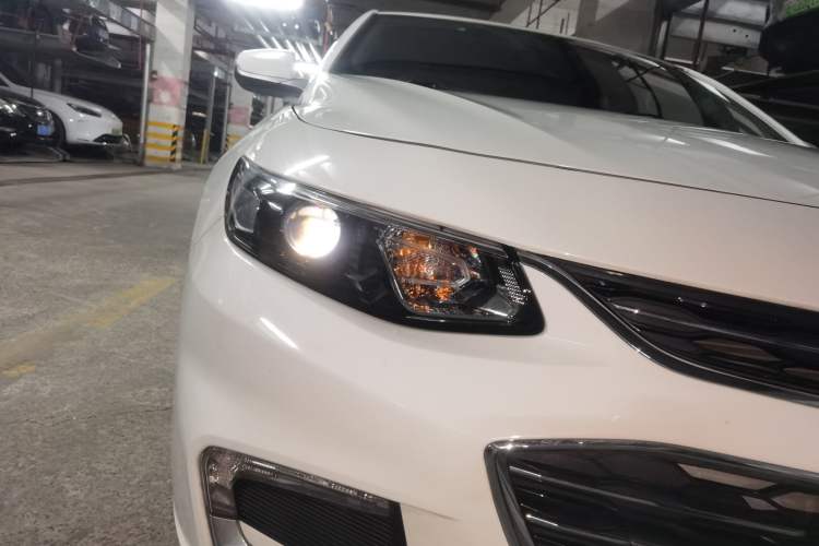 Used Chevrolet Malibu XL 2017 1.5T Automatic Ruichi Edition Right Front Headlight