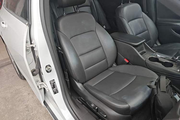 Used Chevrolet Malibu XL 2017 1.5T Automatic Ruichi Edition Right Front Seat