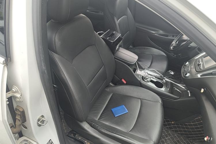 Used Chevrolet Malibu XL 2017 1.5T Automatic Ruichi Edition Right Front Seat
