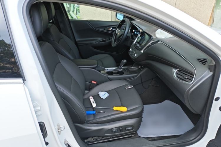 Used Chevrolet Malibu XL 2017 1.5T Automatic Ruichi Edition Right Front Seat
