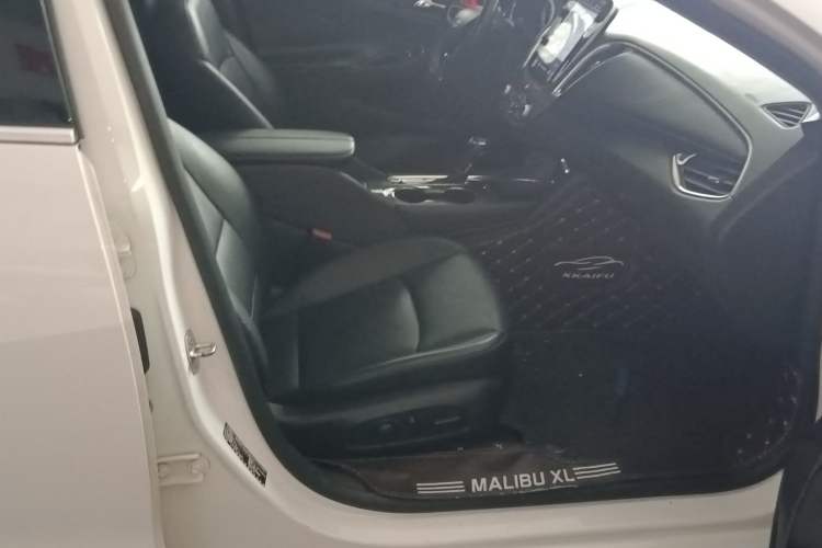 Used Chevrolet Malibu XL 2017 1.5T Automatic Ruichi Edition Right Front Seat