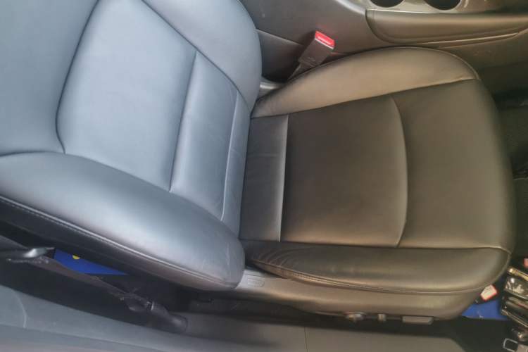 Used Chevrolet Malibu XL 2017 1.5T Automatic Ruichi Edition Right Front Seat