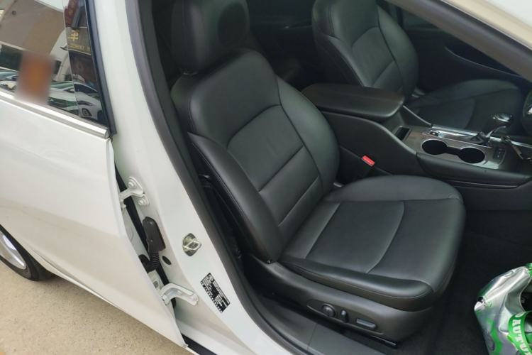 Used Chevrolet Malibu XL 2017 1.5T Automatic Ruichi Edition Right Front Seat