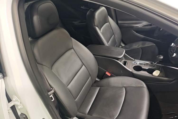 Used Chevrolet Malibu XL 2017 1.5T Automatic Ruichi Edition Right Front Seat