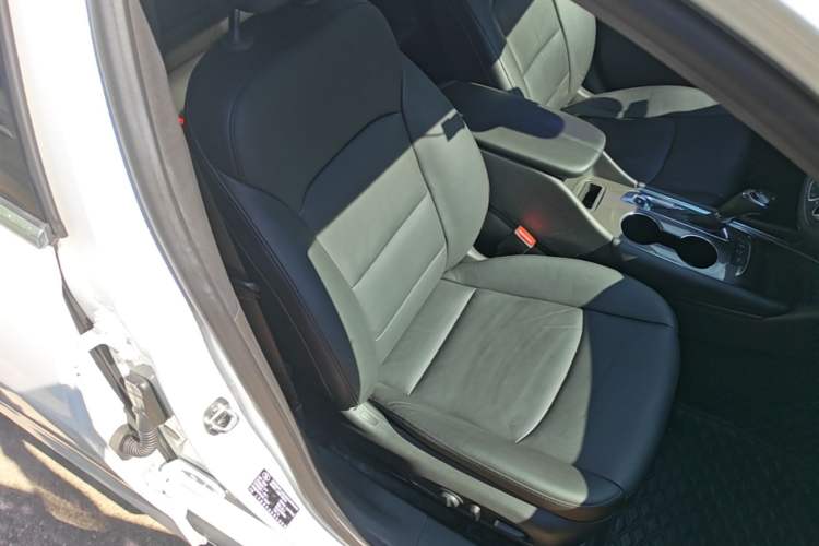 Used Chevrolet Malibu XL 2017 1.5T Automatic Ruichi Edition Right Front Seat