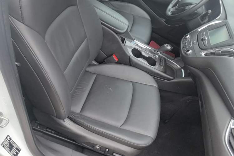 Used Chevrolet Malibu XL 2017 1.5T Automatic Ruichi Edition Right Front Seat