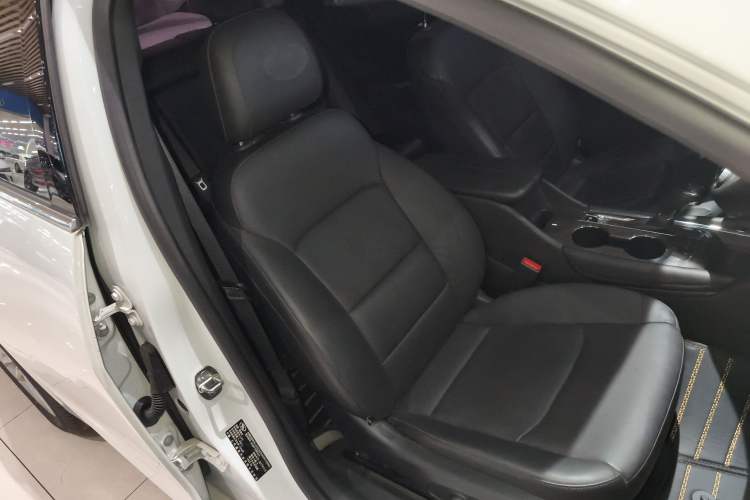 Used Chevrolet Malibu XL 2017 1.5T Automatic Ruichi Edition Right Front Seat
