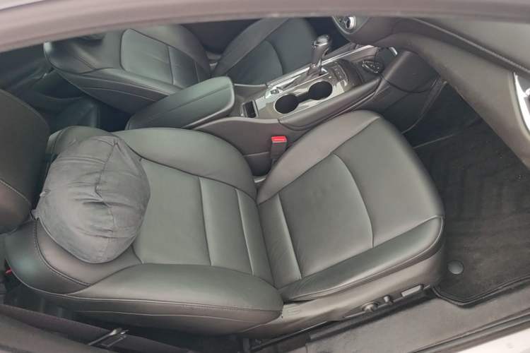 Used Chevrolet Malibu XL 2017 1.5T Automatic Ruichi Edition Right Front Seat