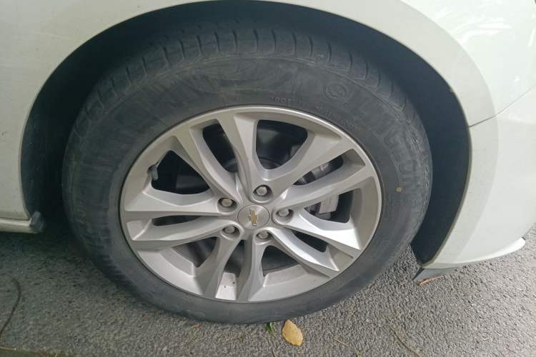 Used Chevrolet Malibu XL 2017 1.5T Automatic Ruichi Edition Right Front Wheel Hub