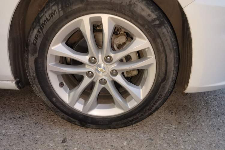 Used Chevrolet Malibu XL 2017 1.5T Automatic Ruichi Edition Right Front Wheel Hub