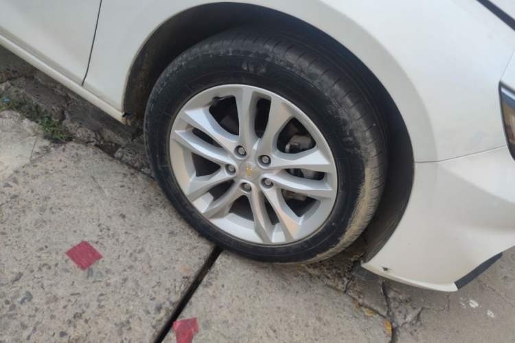 Used Chevrolet Malibu XL 2017 1.5T Automatic Ruichi Edition Right Front Wheel Hub