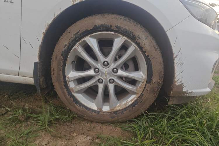 Used Chevrolet Malibu XL 2017 1.5T Automatic Ruichi Edition Right Front Wheel Hub