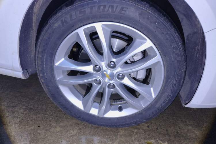 Used Chevrolet Malibu XL 2017 1.5T Automatic Ruichi Edition Right Front Wheel Hub