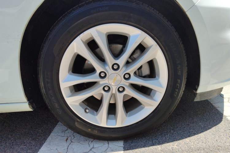 Used Chevrolet Malibu XL 2017 1.5T Automatic Ruichi Edition Right Front Wheel Hub
