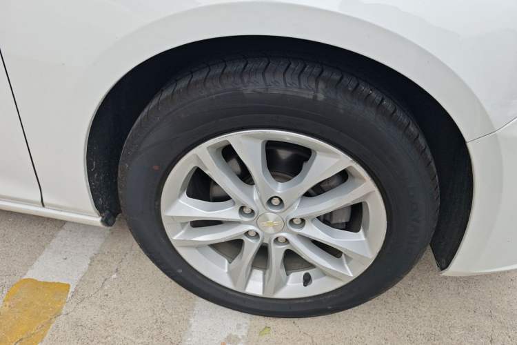Used Chevrolet Malibu XL 2017 1.5T Automatic Ruichi Edition Right Front Wheel Hub