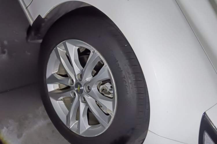 Used Chevrolet Malibu XL 2017 1.5T Automatic Ruichi Edition Right Front Wheel Hub