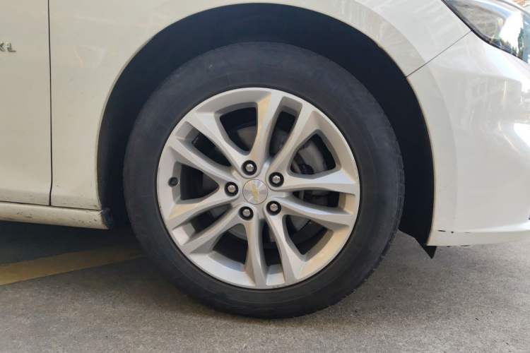 Used Chevrolet Malibu XL 2017 1.5T Automatic Ruichi Edition Right Front Wheel Hub