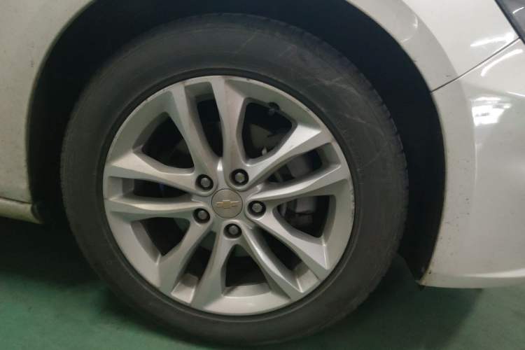 Used Chevrolet Malibu XL 2017 1.5T Automatic Ruichi Edition Right Front Wheel Hub