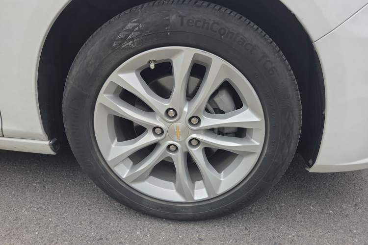 Used Chevrolet Malibu XL 2017 1.5T Automatic Ruichi Edition Right Front Wheel Hub