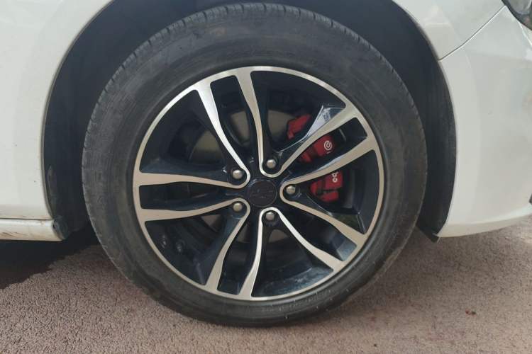 Used Chevrolet Malibu XL 2017 1.5T Automatic Ruichi Edition Right Front Wheel Hub