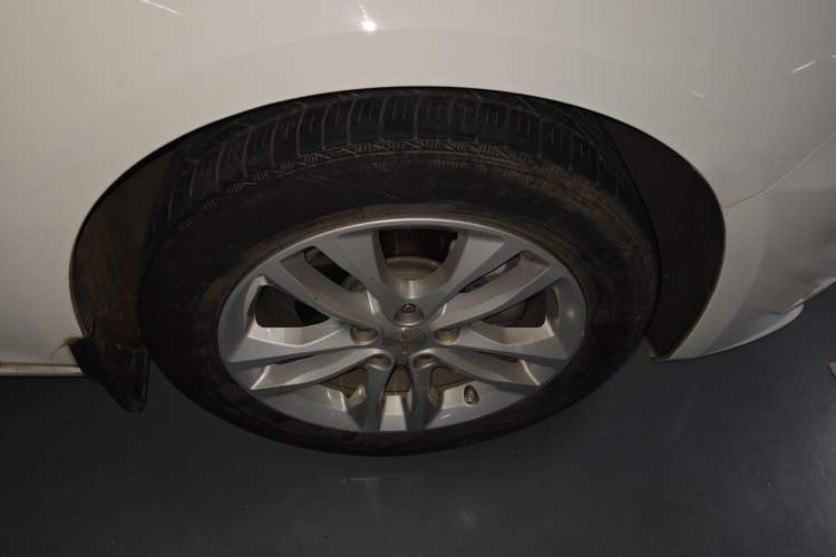 Used Chevrolet Malibu XL 2017 1.5T Automatic Ruichi Edition Right Front Wheel Hub