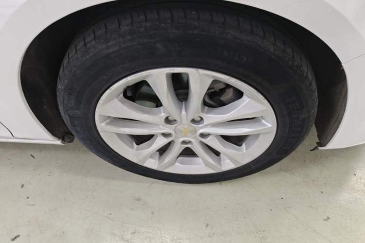 Used Chevrolet Malibu XL 2017 1.5T Automatic Ruichi Edition Right Front Wheel Hub