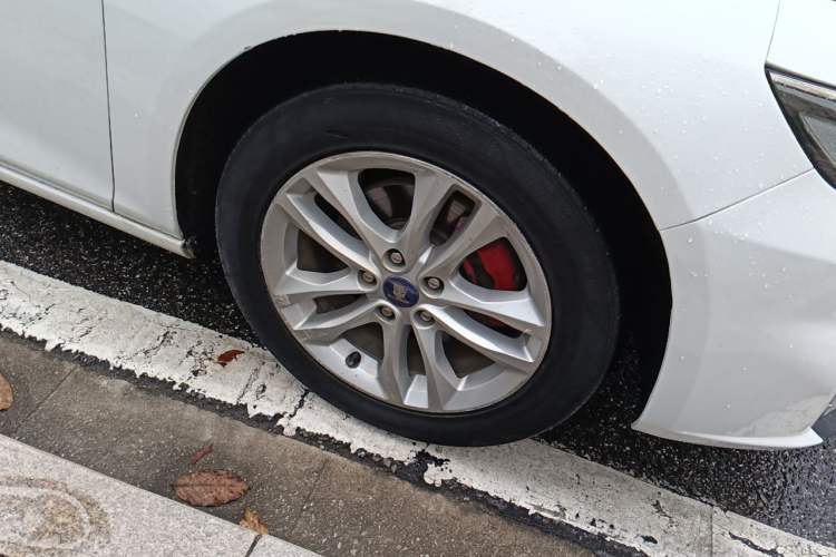 Used Chevrolet Malibu XL 2017 1.5T Automatic Ruichi Edition Right Front Wheel Hub