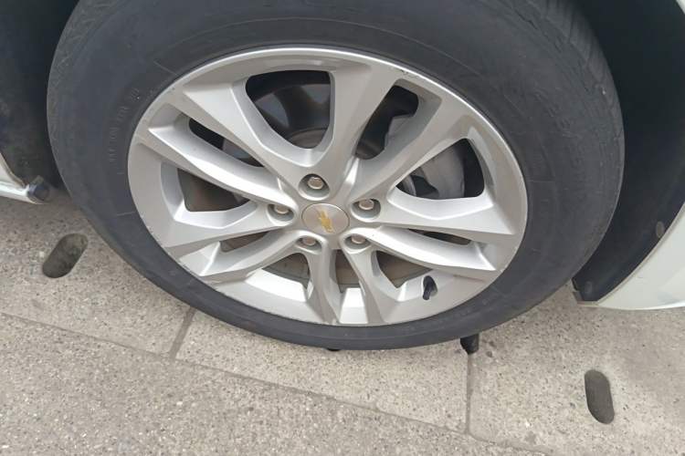 Used Chevrolet Malibu XL 2017 1.5T Automatic Ruichi Edition Right Front Wheel Hub