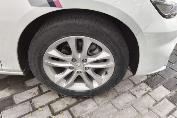 Used Chevrolet Malibu XL 2017 1.5T Automatic Ruichi Edition Right Front Wheel Hub