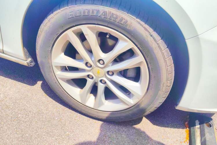 Used Chevrolet Malibu XL 2017 1.5T Automatic Ruichi Edition Right Front Wheel Hub