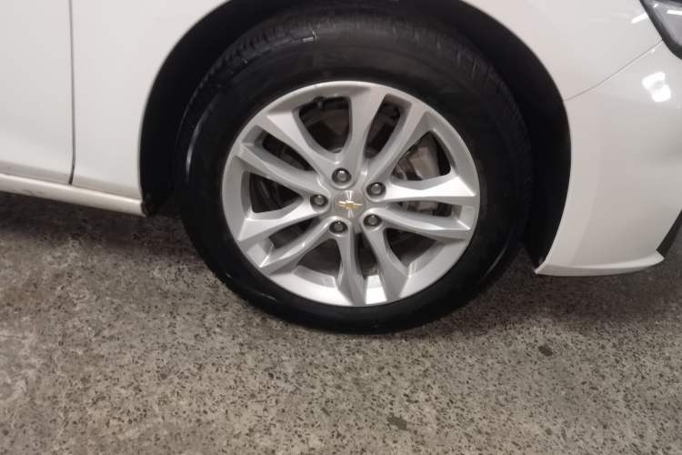 Used Chevrolet Malibu XL 2017 1.5T Automatic Ruichi Edition Right Front Wheel Hub