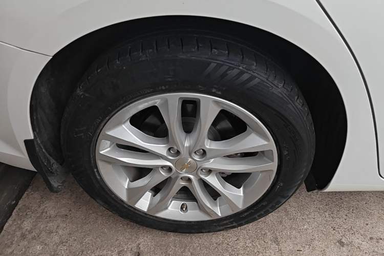 Used Chevrolet Malibu XL 2017 1.5T Automatic Ruichi Edition Right Rear Wheel Hub