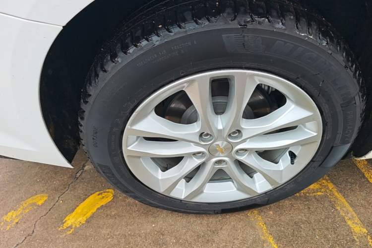 Used Chevrolet Malibu XL 2017 1.5T Automatic Ruichi Edition Right Rear Wheel Hub