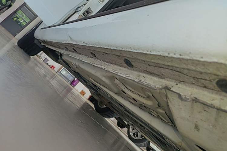 Used Chevrolet Malibu XL 2017 1.5T Automatic Ruichi Edition Right Side Sill