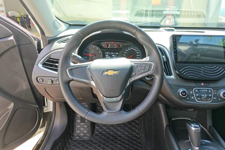 Used Chevrolet Malibu XL 2017 1.5T Automatic Ruichi Edition Steering Wheel