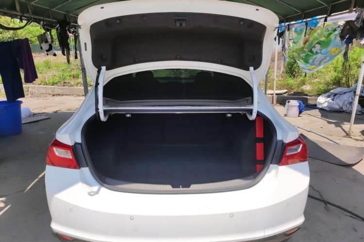 Used Chevrolet Malibu XL 2017 1.5T Automatic Ruichi Edition Trunk